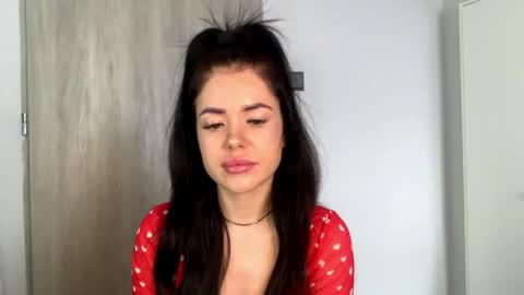 Nicole online show from April 9, 8:09 am