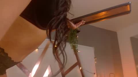 N I C O L E T  online show from November 10, 8:59 pm