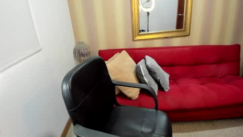 Nicolettcolin  online show from April 11, 6:22 pm