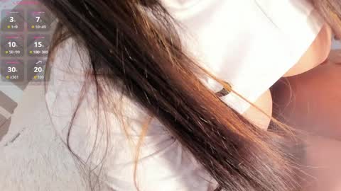 Nicolle online show from April 4, 3:22 pm