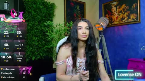 Nicolle online show from April 3, 11:30 am