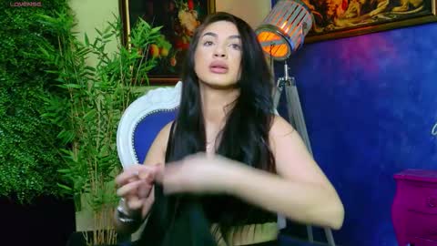 Nicolle online show from November 17, 1:34 pm