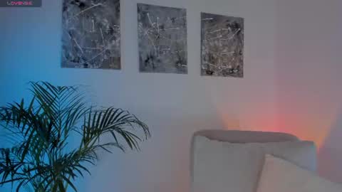 Nicollewest online show from June 12, 10:51 pm