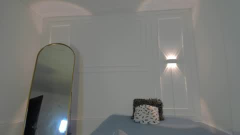 Nicol online show from March 6, 9:32 pm