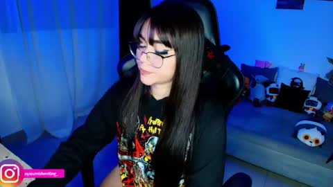 Lizzie online show from July 5, 4:19 am