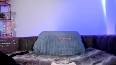 niina26_ online show from March 7, 12:45 pm