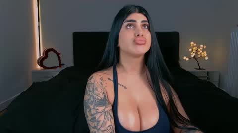 Niinarosee online show from October 24, 6:37 pm