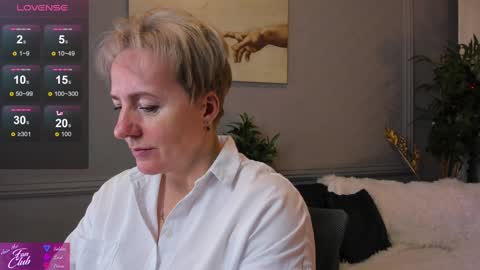 Snapshot of nika_smit chatting on January 10, 9:44 am Nika online show from January 10, 9:44 am