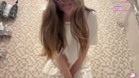 nikagpt online show from April 13, 9:04 pm