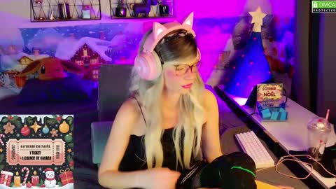 Kitty Chatte online show from December 17, 9:19 pm