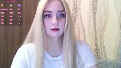 Nikki Roseanna online show from November 28, 3:26 pm