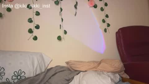 nicolette online show from June 2, 4:57 am