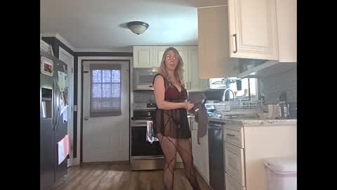 nikkib653466 online show from April 17, 6:32 pm