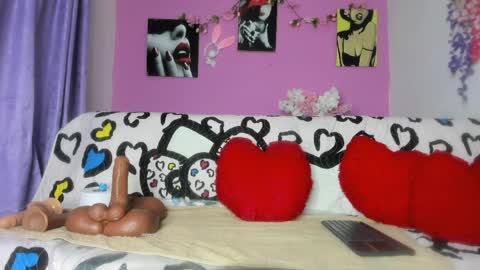 NikkiFox online show from April 9, 11:59 am