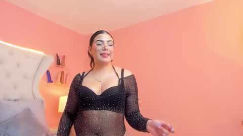 Y E S I online show from February 16, 1:33 pm