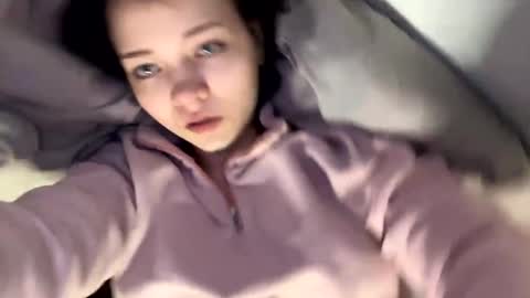 Snapshot of nikoli_naw chatting on February 22, 8:15 pm nikoli_naw online show from February 22, 8:15 pm