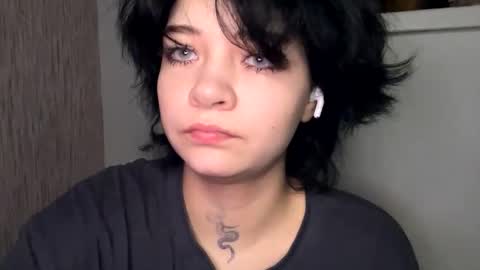 Snapshot of nikoli_naw chatting on January 6, 7:45 pm nikoli_naw online show from January 6, 7:45 pm