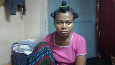 nilah online show from April 14, 7:52 am