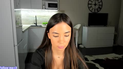 Bella online show from February 22, 9:53 pm