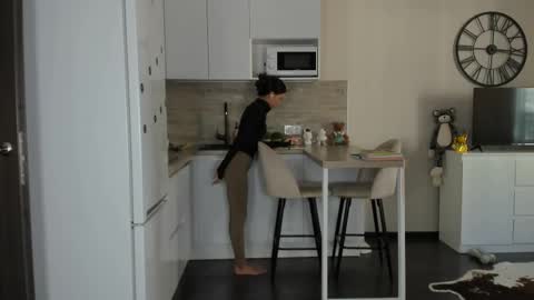 Bella online show from October 17, 11:57 am