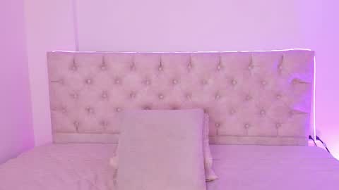 Nina Fox  online show from February 5, 3:04 pm