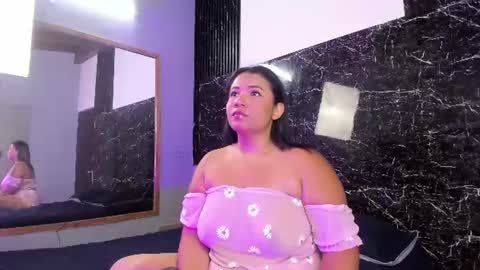 Nina  online show from July 1, 7:35 pm