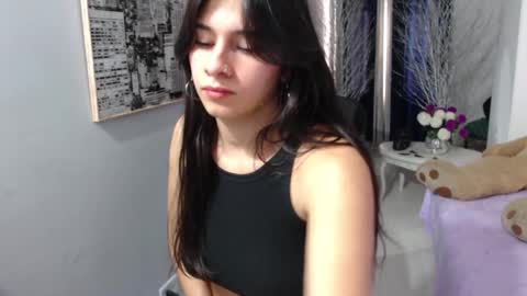 Nina online show from November 6, 1:39 pm