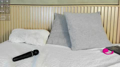 NINA online show from October 11, 4:20 pm