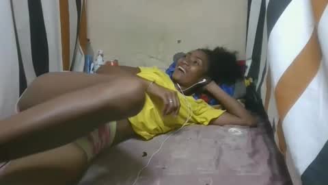 ninaeaa online show from December 22, 8:50 am