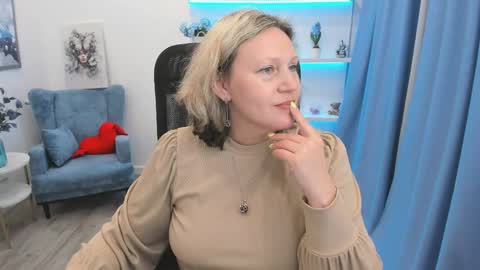 ninastarle online show from May 31, 6:09 pm