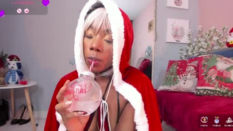 Snapshot of nini_martinii chatting on December 24, 1:17 pm NINI  online show from December 24, 1:17 pm