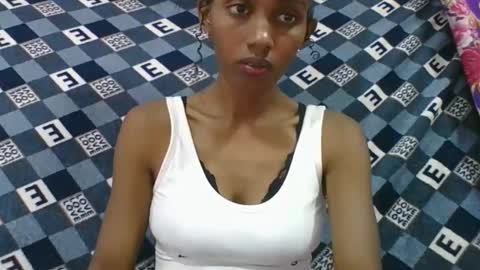 ninie246746 online show from February 27, 9:42 am