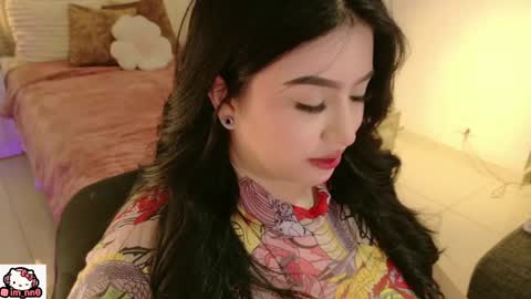 Nina online show from March 18, 1:05 pm