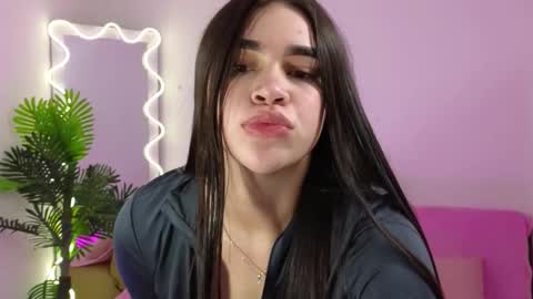 Ninnaaaa online show from November 26, 9:49 pm