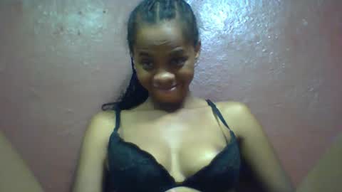 Snapshot of nirinahfy chatting on January 16, 8:43 am nirinahfy online show from January 16, 8:43 am