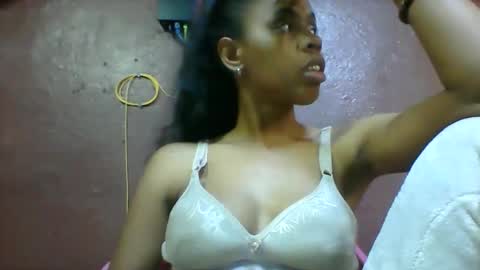 Snapshot of nirinahfy chatting on October 11, 10:09 am nirinahfy online show from October 11, 10:09 am