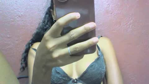 Snapshot of nirinahfy chatting on February 2, 4:22 pm nirinahfy online show from February 2, 4:22 pm