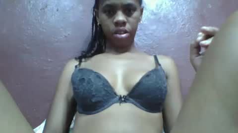 Snapshot of nirinahfy chatting on February 12, 4:12 am nirinahfy online show from February 12, 4:12 am