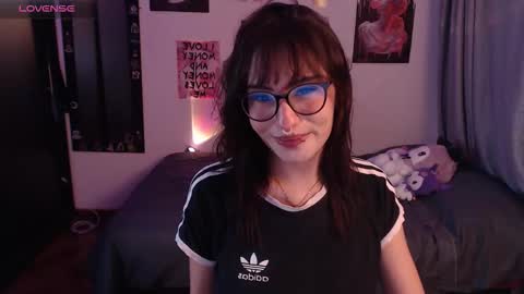 Snapshot of nixxie_ chatting on October 6, 1:11 am Nixxie online show from October 6, 1:11 am