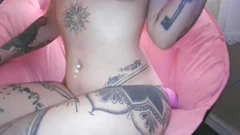 Leah online show from November 3, 2:10 pm