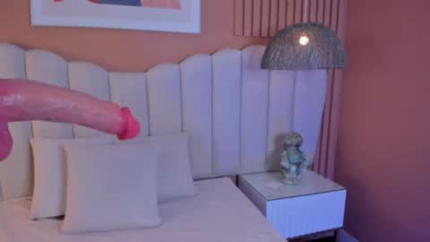 Noa online show from March 8, 1:46 am