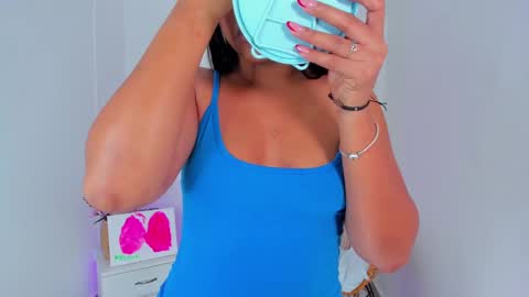 Melissa  online show from December 12, 12:44 pm