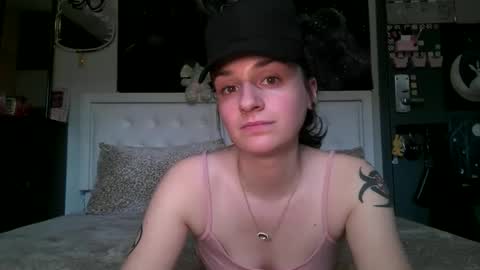 Noelle online show from March 25, 5:27 pm