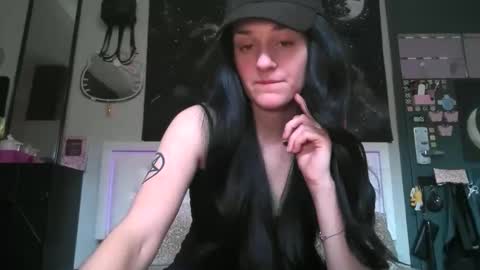 Noelle online show from April 15, 5:35 pm