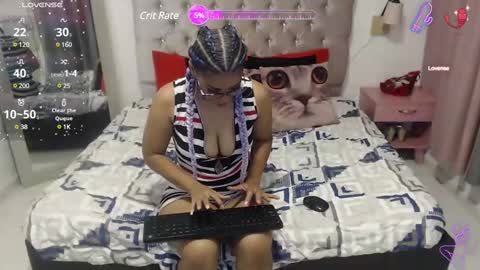 Noemy Freeman online show from February 10, 1:44 pm