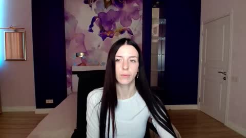 NoirDiva online show from April 6, 6:03 am