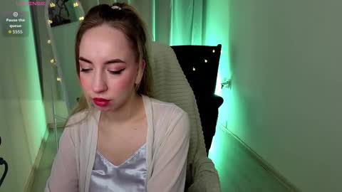 Isabelle online show from March 21, 10:48 pm