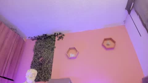    -help me to reach 100 thumbs up online show from April 15, 4:02 am