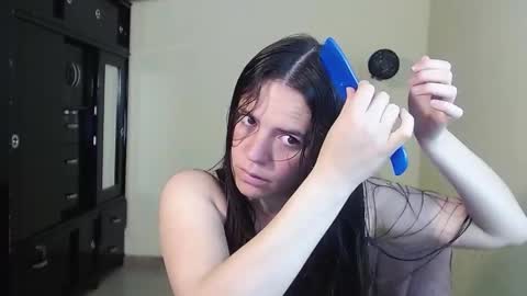 Snapshot of noreen_ chatting on February 7, 4:56 pm noreen_ online show from February 7, 4:56 pm