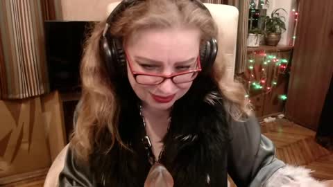 miss Tress online show from May 7, 7:50 pm